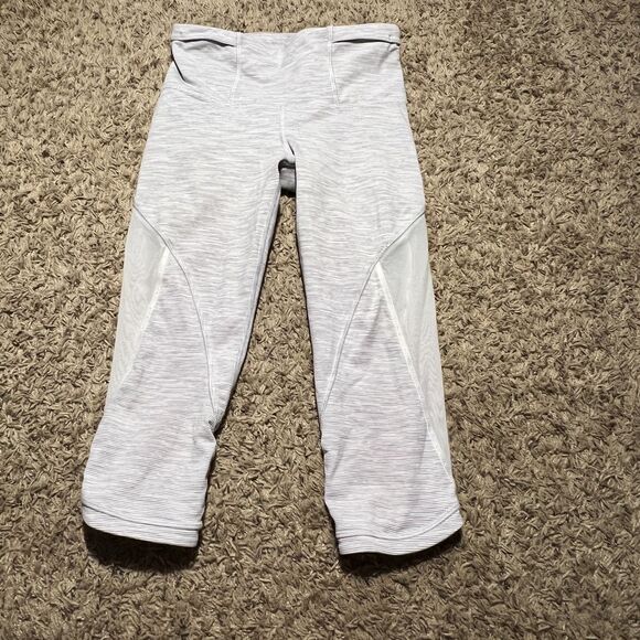 Lululemon Size 4 Run With The Sun Crop Wee Are From Space Nimbus Battleship Wht - Picture 3 of 9